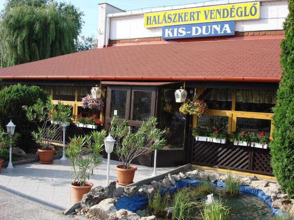 Kis-Duna Motel & Camping Mosonmagyaróvár Exteriör bild